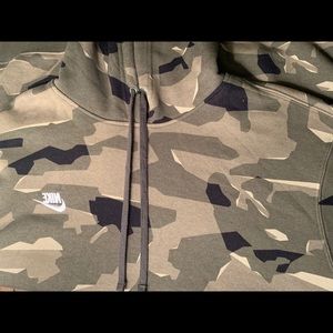 Nike Camo Hoddie